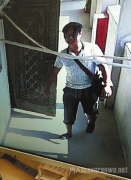 林回家得颠末大哥的”